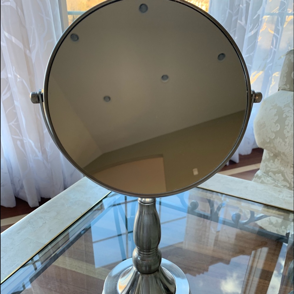 Double Sided Magnifying Makeup Mirror